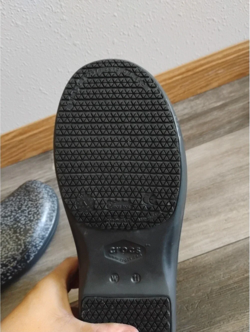 Crocs Clogs Womens (11 W) Neria Pro II Black Speckled Waterproof Comfort Nursing